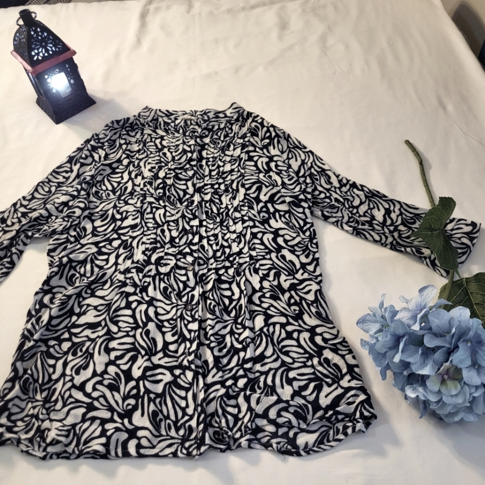 Antilis Femme Small Women's Shirt.